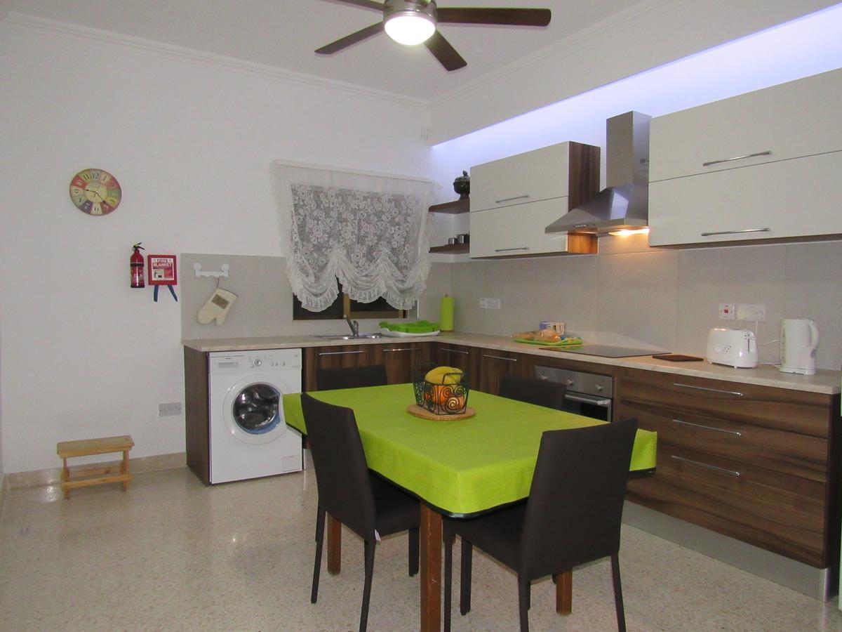 Central Studio Apartment Santa Vennera Exterior photo
